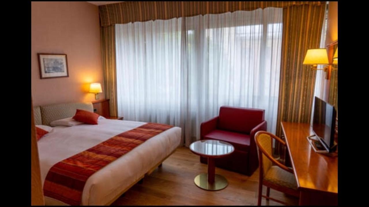 Crystal Hotel Varese Exterior foto