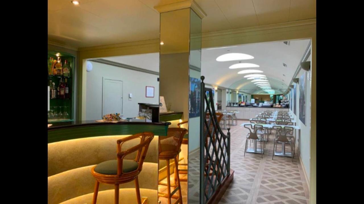 Crystal Hotel Varese Exterior foto
