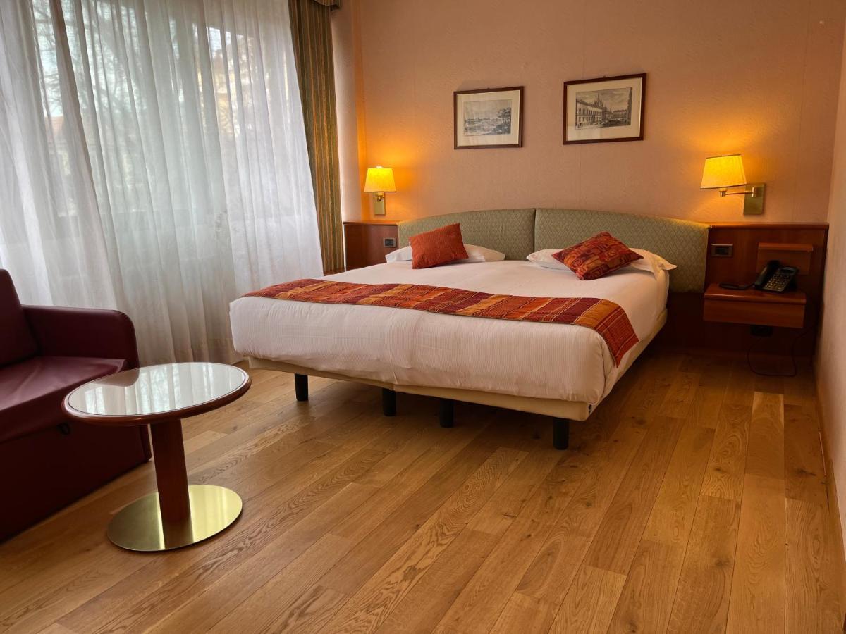 Crystal Hotel Varese Exterior foto