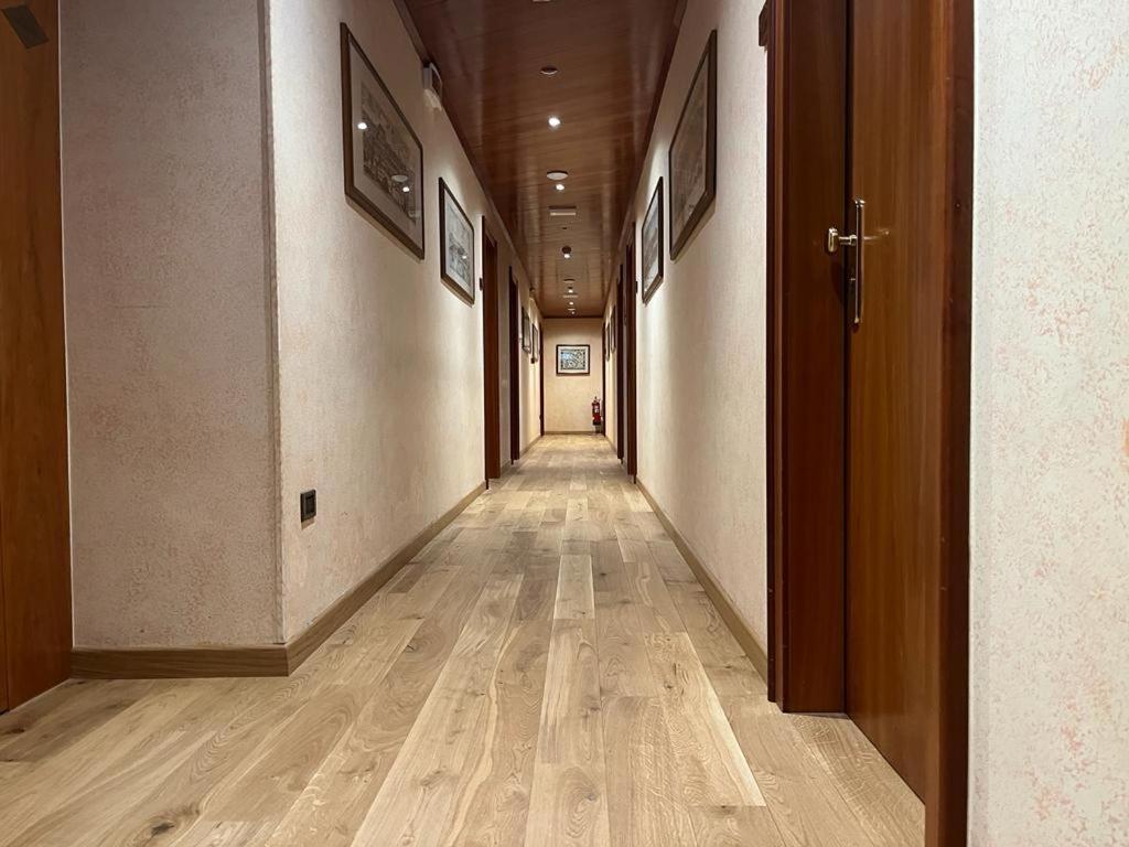 Crystal Hotel Varese Exterior foto
