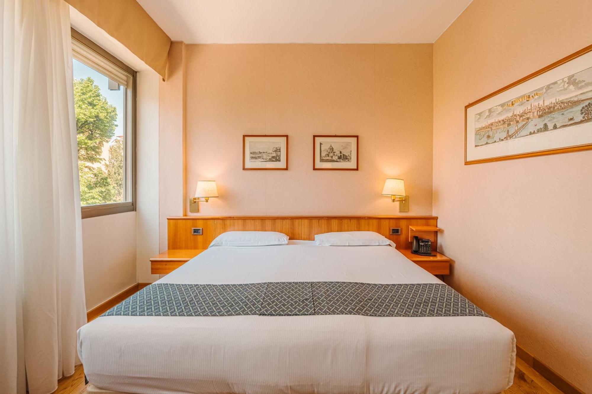 Crystal Hotel Varese Exterior foto