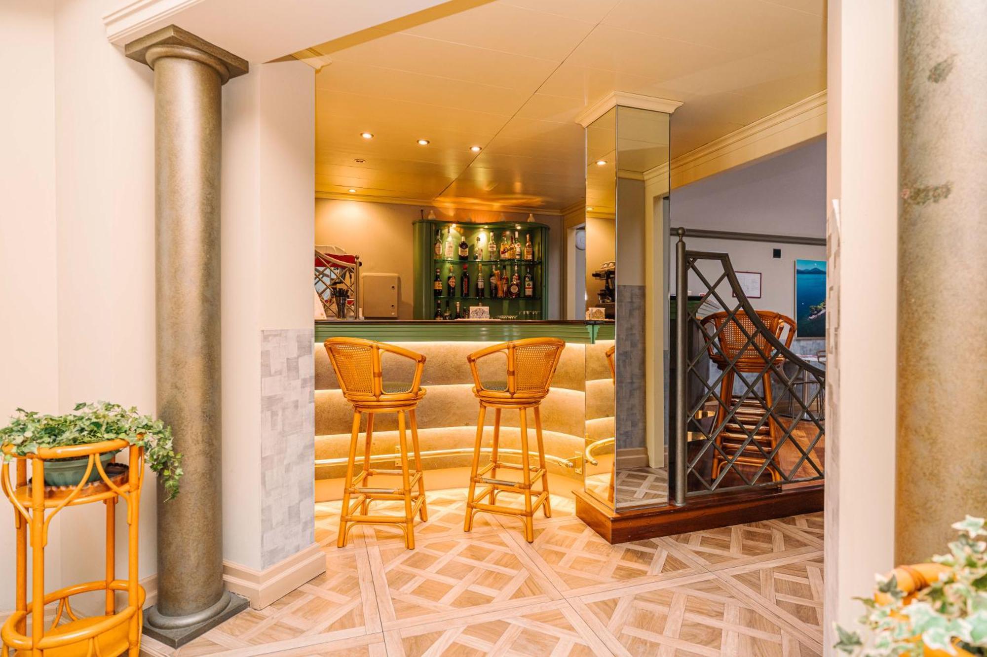 Crystal Hotel Varese Exterior foto