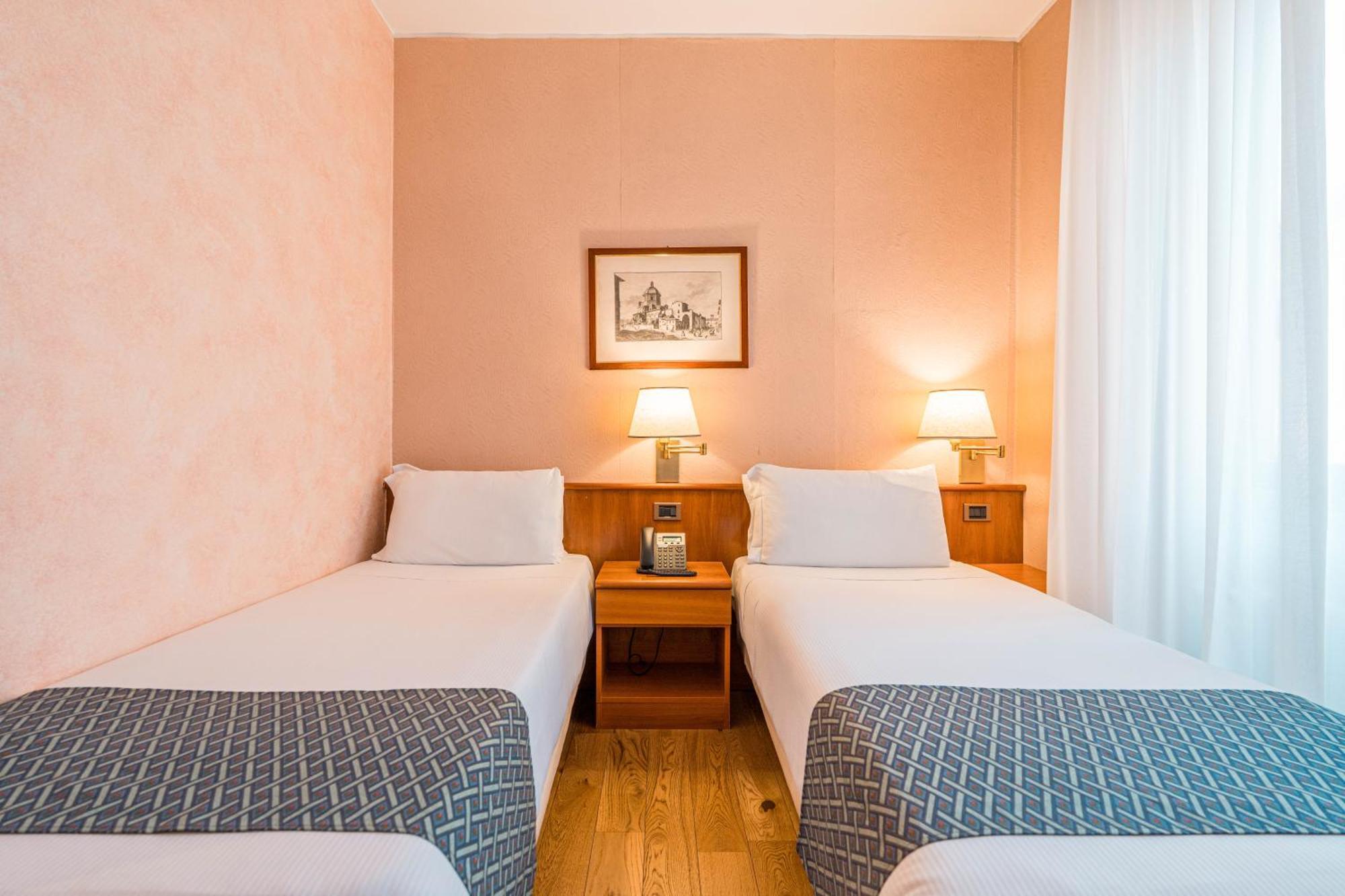 Crystal Hotel Varese Exterior foto
