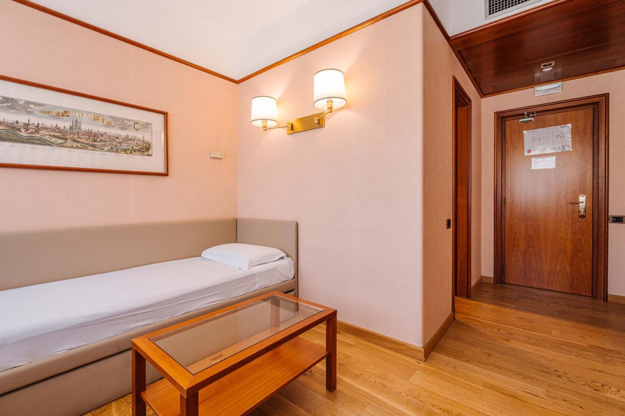 Crystal Hotel Varese Exterior foto