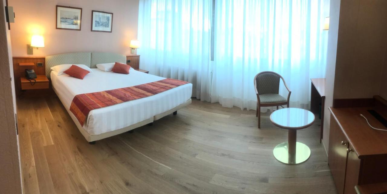 Crystal Hotel Varese Exterior foto